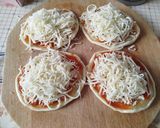 Foto del paso 5 de la receta: Mini pizzas de pollo en Freidora de aire o al Horno tú eliges