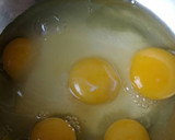 Foto del paso 1 de la receta: Bizcochuelo clásico para hacer una torta
