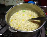 A picture of step 2 of Chicken maggi soup.