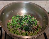 A picture of step 7 of Methi Matar Malai.