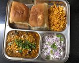 A picture of step 9 of Misal pav.