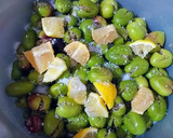 Foto del paso 2 de la receta: Aceitunas gordales en un aliño de hierbas aromáticas infusionada
