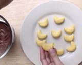 Foto langkah ke 8 dari resep Banana Chocolate Cookies.