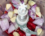 Foto langkah ke 6 dari resep Balado Cumi & Telur Ikan Laut.