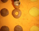 A picture of step 2 of Different cookie designs.