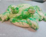 A picture of step 4 of Froggy Bread.