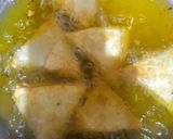 A picture of step 3 of Mack and cheese samosa.