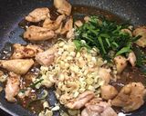 รูปขั้นตอนการทำที่ 4 ของ ไก่ผัดตะไคร้