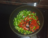 Foto del paso 1 de la receta: Bocadillo de tortilla de papas cocidas, bacalao y pimiento
