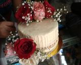 Foto del paso 17 de la receta: Naked cake de vainilla y fresa con drip de chocolate blanco