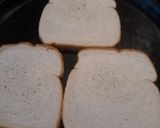 A picture of step 1 of Peppered Beef, Eggs, and Cheese Sandwich.