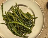 A picture of step 5 of Green beans in chilli garlic.