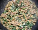 A picture of step 3 of Rigatoni with Cabrales Sauce, Spinach, and Mushrooms.