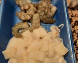 Foto del paso 1 de la receta: Patatas arrieras con sepia y langostinos