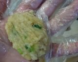 Foto langkah ke 6 dari resep Perkedel Kentang anti AMBYAR.