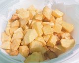 Foto del paso 1 de la receta: Salchipapa en Cuarentena ♡