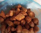 A picture of step 5 of Mandazi.
