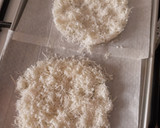 Foto del paso 2 de la receta: Pincho de cono de parmesano relleno de brandada y olivada