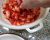 Foto del passaggio 4 della ricetta Semifreddo alle fragole e mascarpone 🍓🍓🍓