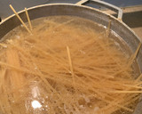 Foto del paso 1 de la receta: Spaghetti con pollo y champiñones