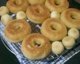 Foto langkah ke 9 dari resep Donat Empuk Eggless.