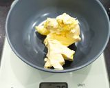 Foto del paso 1 de la receta: Tarta 3 chocolates con base de galleta y turrón 🍫🥄🍫