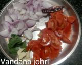 A picture of step 1 of साउथ इंडियन टमाटर प्याज की चटनी.