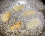 A picture of step 5 of Moong dal pakoda.