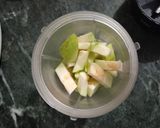 A picture of step 2 of Pomo guava mocktail.
