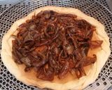 Une image de l'étape 4 de Tarte aux champignons de Paris avec compotée d'oignons au café.