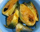 Foto langkah ke 1 dari resep Bandeng Kuah Kuning.