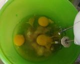 Foto langkah ke 2 dari resep Bolu singkong kukus simple.