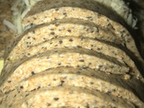 Trenza de harina integral rellena de brócoli y ricota