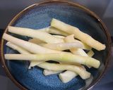รูปขั้นตอนการทำที่ 1 ของ หมูผัดขิง ไข่ขยี้