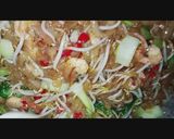 Foto langkah ke 5 dari resep Kwetiau Goreng Yummy.
