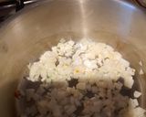 A picture of step 2 of Asian style Light lunch soup.