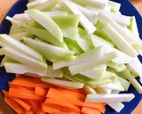 Hình bước làm 1 của món Su Su Cà Rốt Xào Bò