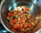 Foto del paso 2 de la receta: Pollo a la jardinera con cerveza