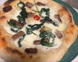 Foto del passaggio 5 della ricetta Pizza Semi Integrale con Salsiccia e Senape Saltata