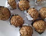 A picture of step 6 of Till k laddoo.