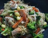 รูปขั้นตอนการทำที่ 5 ของ ผัดหมี่ฮ่องกง 😋