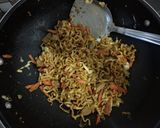 Foto langkah ke 8 dari resep Mie Goreng.
