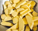 Hình bước làm 1 của món Khoai lang cuộn phô mai