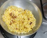 A picture of step 6 of Puffed rice chivda.