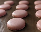 Une image de l'étape 17 de Macarons à la framboise (avec ganache fondante).