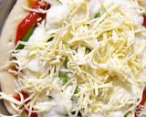 पिझ्झा विथ व्हाईट & रेड सॉस विदाऊट ओवन (no oven pizza recipe in marathi) रेसिपी स्टेप 8 फोटो