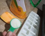 A picture of step 1 of Yellow melon juice.