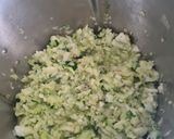 Foto del paso 2 de la receta Crema de calabacín, hinojo y cebolla en Monsieur Cuisine