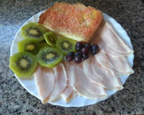 Foto del paso 3 de la receta: Desayuno ligero de pavo y kiwi