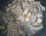 Foto del paso 3 de la receta: Salteado de carne magra y champiñones